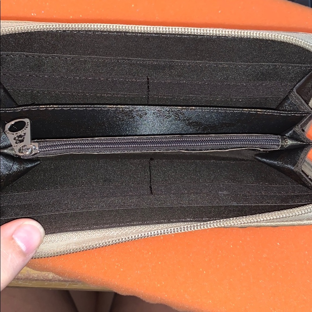 Decorative Wallet - Picture 3 of 3
